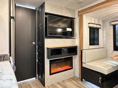 2022 Coachmen RV Freedom Express - Photo 42