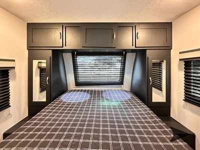 2022 Coachmen RV Freedom Express - Photo 4