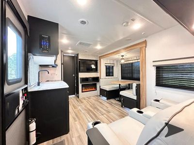2022 Coachmen RV Freedom Express - Photo 2