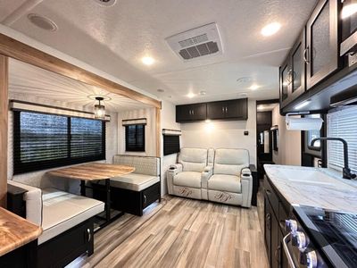 2022 Coachmen RV Freedom Express - Photo 3