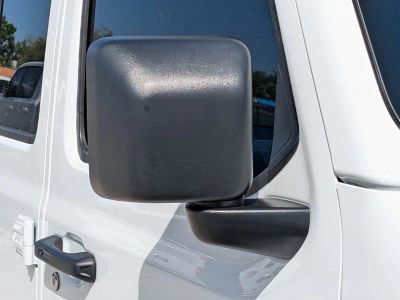 2026 Jeep Gladiator — photo 11 view
