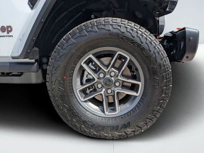 2026 Jeep Gladiator — photo 10 view
