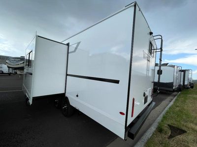 2026 Winnebago Thrive - Photo 4