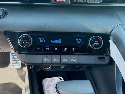2026 Hyundai ELANTRA — photo 12 view