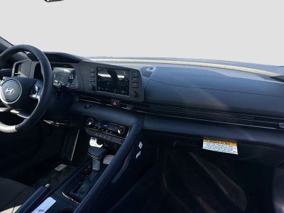 2026 Hyundai ELANTRA — photo 21 view