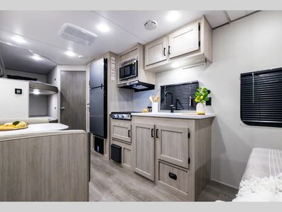 2026 Coachmen RV Catalina Summit Series 8 - Photo 4
