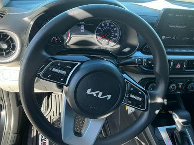 2023 Kia Forte - Photo 13