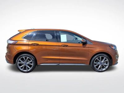 2017 Ford Edge — detail view