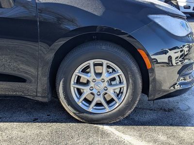 2026 Chrysler Voyager - Photo 11