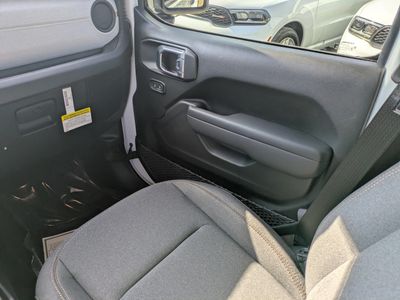 2026 Jeep Gladiator — photo 15 view