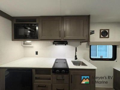2025 Grand Design Transcend One - Photo 15