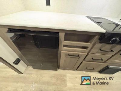 2025 Grand Design Transcend One - Photo 11