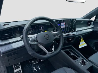 2026 Volkswagen Tiguan — photo 9 view