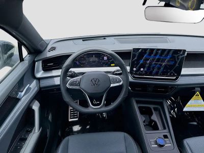 2026 Volkswagen Tiguan — photo 17 view