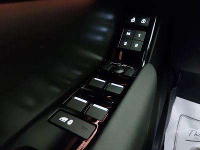 2025 Land Rover Range Rover Velar - Photo 21