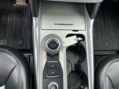 2022 Ford Explorer - Photo 12