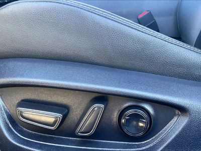 2025 Toyota Camry — photo 9 view