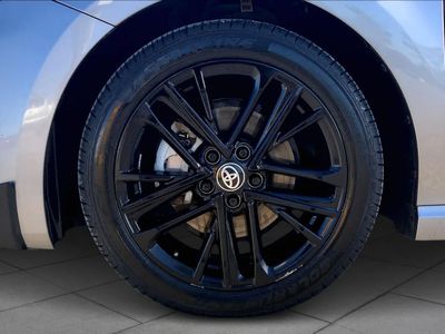 2025 Toyota Camry — photo 12 view