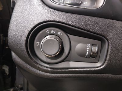 2023 Jeep Renegade - Photo 13