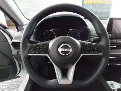 2025 Nissan Altima - Photo 12