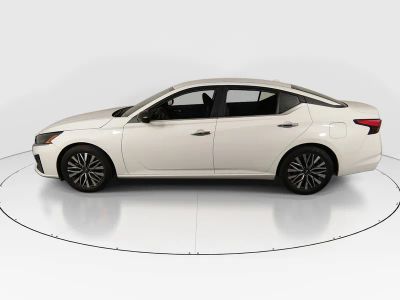 2025 Nissan Altima - Photo 4