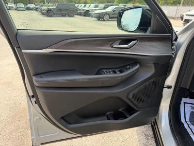 2026 Jeep Grand Cherokee L — photo 13 view