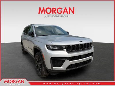 2026 Jeep Grand Cherokee L Laredo Altitude in Silver Zynith — front three-quarter view