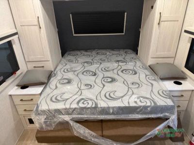 2025 Forest River RV Surveyor Legend — photo 18 view
