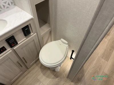 2025 Forest River RV Surveyor Legend — photo 33 view