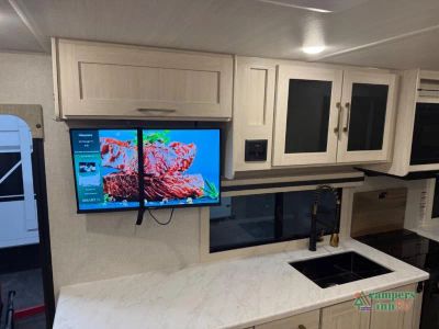 2025 Forest River RV Surveyor Legend — photo 24 view
