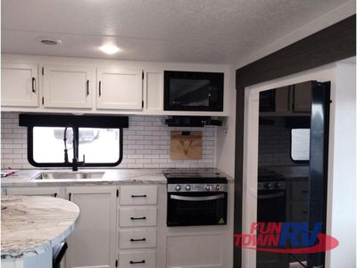 2025 Venture RV Stratus - Photo 16