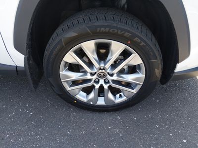 2024 Toyota RAV4 - Photo 10