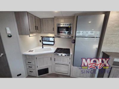 2026 Coachmen RV Catalina Summit Series 8 - Photo 8