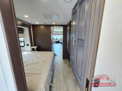 2027 Georgetown 5 Series 34H5 — photo 40 view