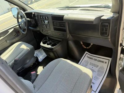 2014 Chevrolet Express 12 Passenger — photo 15 view