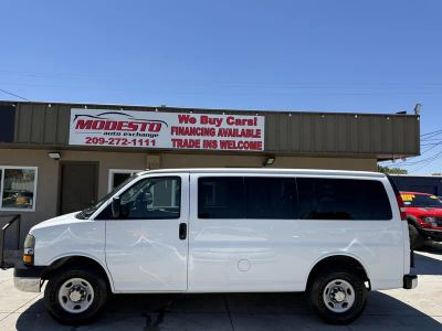 2014 Chevrolet Express 12 Passenger — photo 7 view