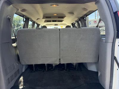 2014 Chevrolet Express 12 Passenger — photo 20 view