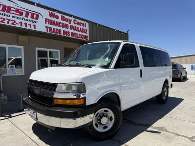 2014 Chevrolet Express 12 Passenger — photo 8 view