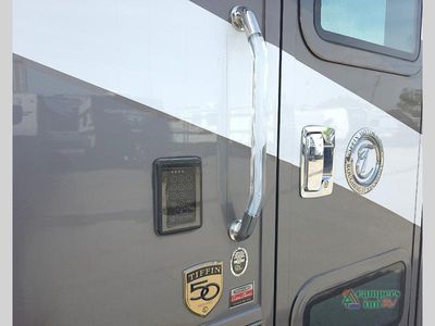 2022 Tiffin Motorhomes Phaeton — photo 13 view