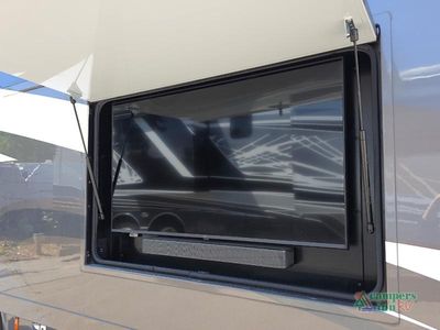 2022 Tiffin Motorhomes Phaeton — photo 12 view