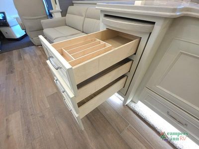 2022 Tiffin Motorhomes Phaeton — photo 43 view