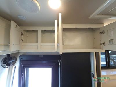 2022 Tiffin Motorhomes Phaeton — photo 41 view