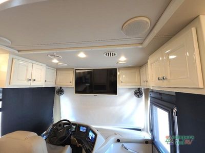 2022 Tiffin Motorhomes Phaeton — photo 38 view
