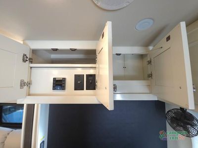 2022 Tiffin Motorhomes Phaeton — photo 39 view