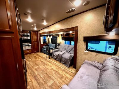2018 Jayco Eagle HT — interior view