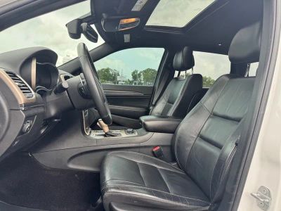 2017 Jeep Grand Cherokee — detail view