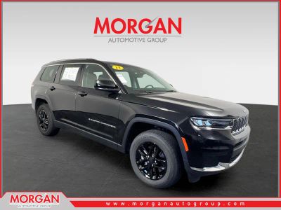 2023 Jeep Grand Cherokee L Laredo in Diamond Black Crystal Pearlcoat — front three-quarter view