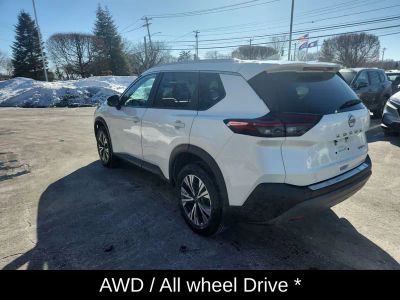 2023 Nissan Rogue SV — photo 8 view