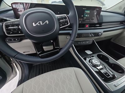 2026 Kia Carnival Hybrid - Photo 13