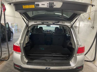 2012 Toyota Highlander — photo 17 view